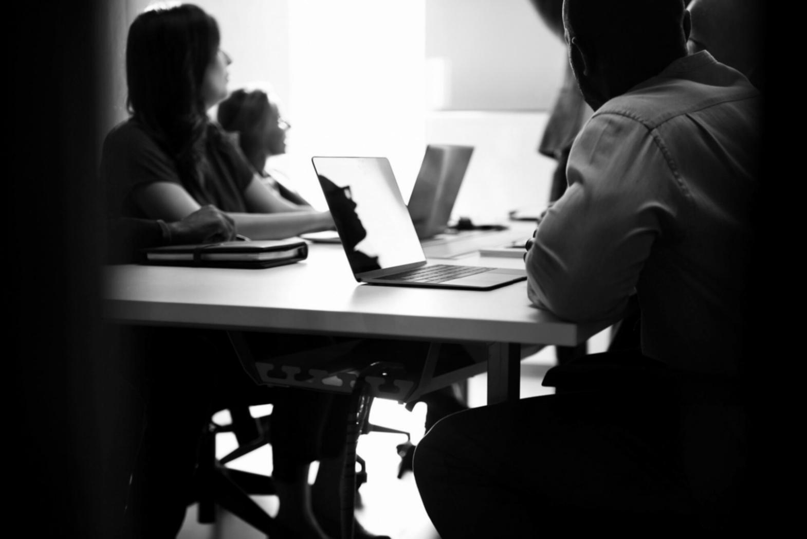 Interpretación de tendencias del PIB en formación práctica